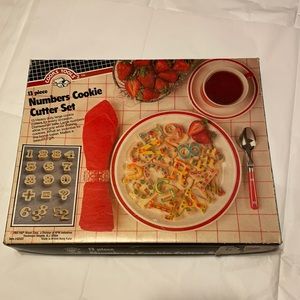 NWT 13 PIECE #S COOKIE CUTTER SET BY COOKS TOOLS